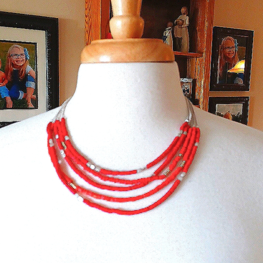 🎁 Kenneth Cole New York multi-strand beaded necklace